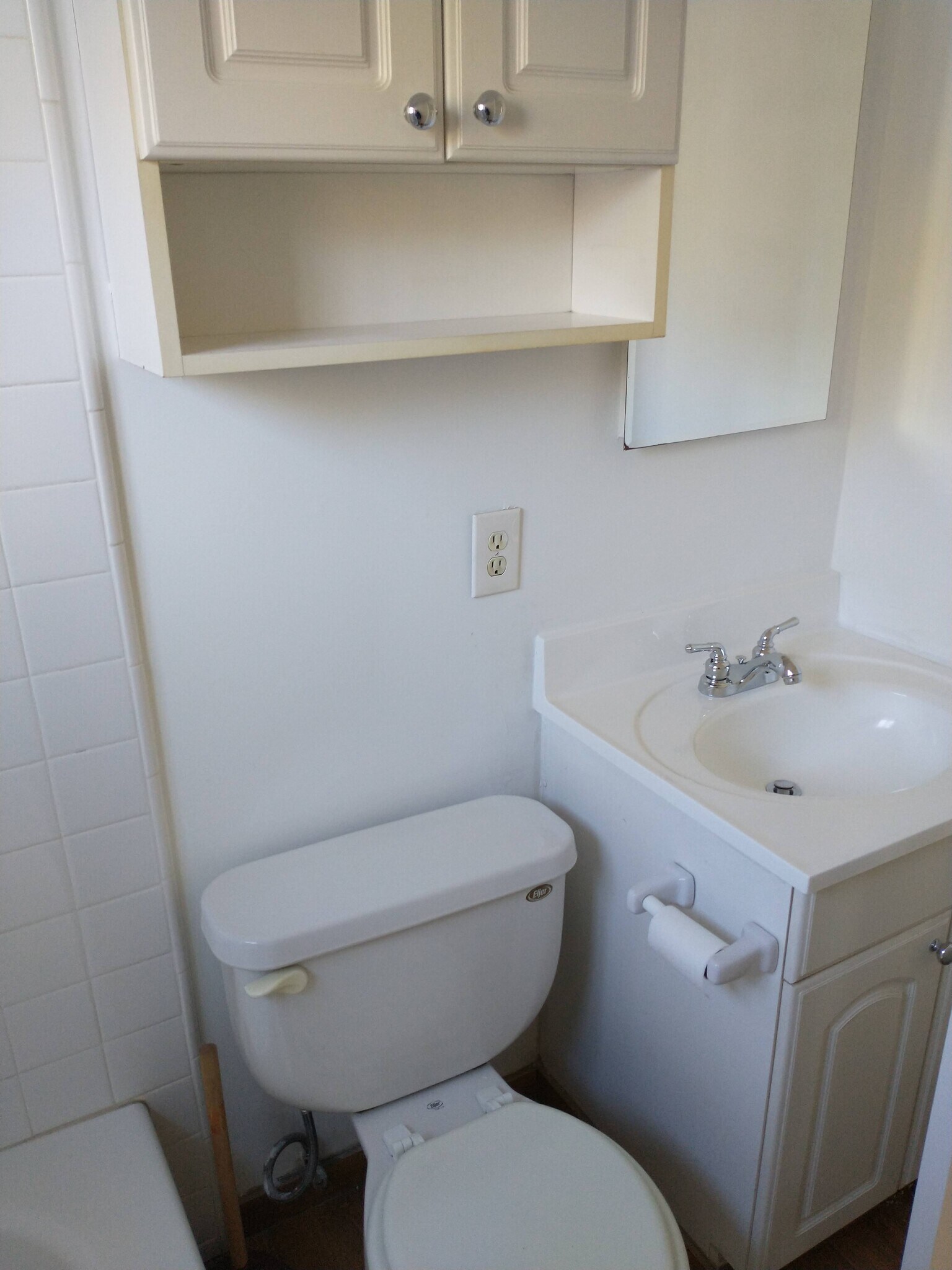 Building Photo - 130 N Ivy Ave