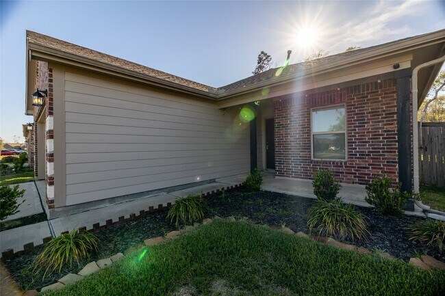 Building Photo - 15054 Paddock Point Ln