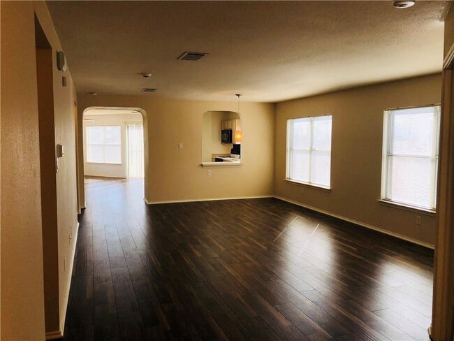 Building Photo - 1304 Water Spaniel Way