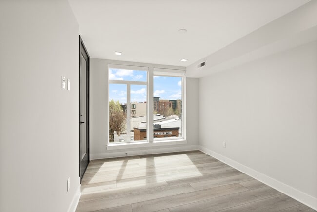 Building Photo - 701 N Henry St