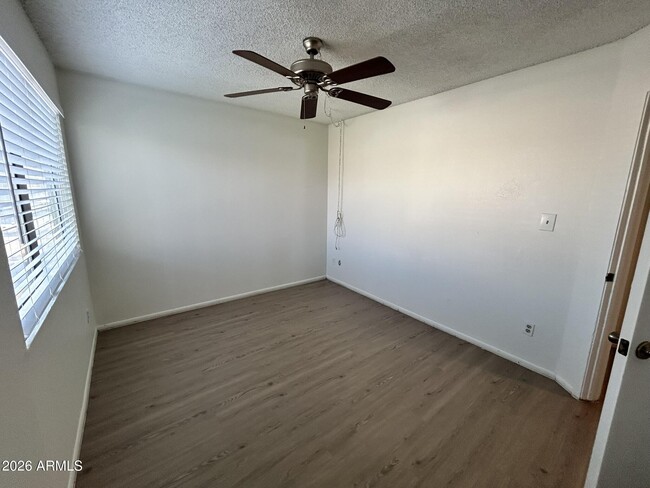 Building Photo - 2040 S Longmore
