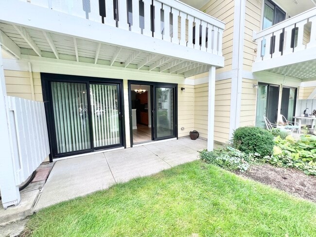 Building Photo - 1166 Buckingham Ct