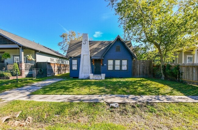 Building Photo - 208 Vincent St