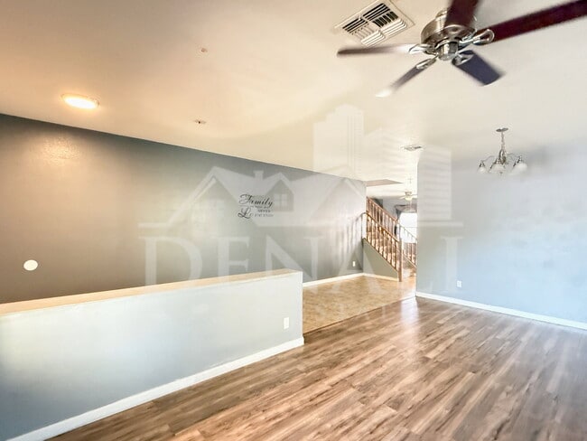 Building Photo - 2858 W Mineral Butte Dr