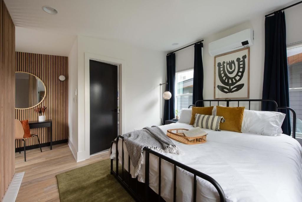 Building Photo - 542 Boulevard NE