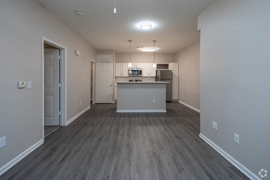 1BR, 1BA - 741SF - Living Room - Discovery at Mountain View - NEW