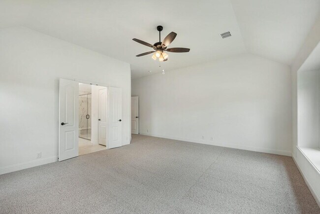Building Photo - Spacious 4-Bedroom Retreat with 3 Full Baths – Your Modern Sanctuary Awaits in Justin, TX!