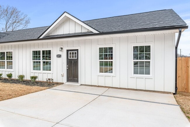 Primary Photo - Beautiful Two Bedroom Duplex in Gastonia!