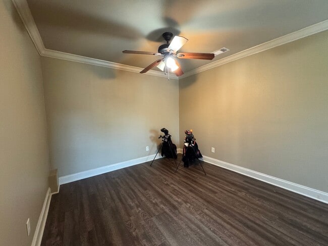 Building Photo - 114 Elmwood St