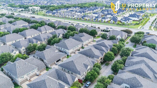 Building Photo - LUXURY TOWNHOME IN CRAIG RANCH COMMUNITY