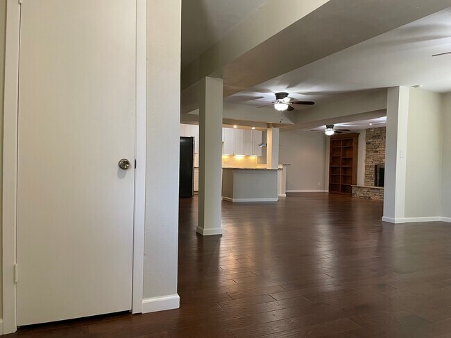 Building Photo - 4715 Ranch View Rd