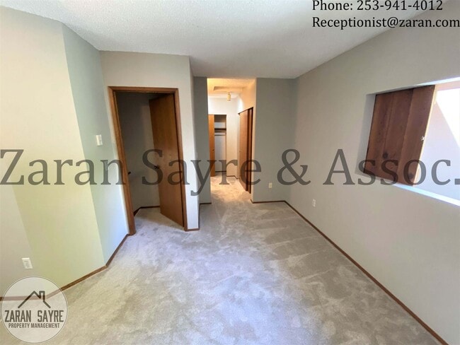 Building Photo - 428 - Spectacular Townhouse with Ultimate Privacy