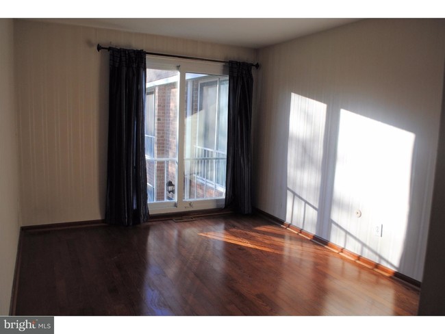Building Photo - 316 Valley Forge Ct