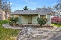Building Photo - Beautiful 2 Bed, 1 Bath Rental Home in Happy Valley Neighborhood!