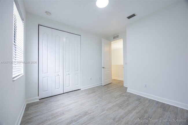 Building Photo - 3841 Aspen Leaf Dr