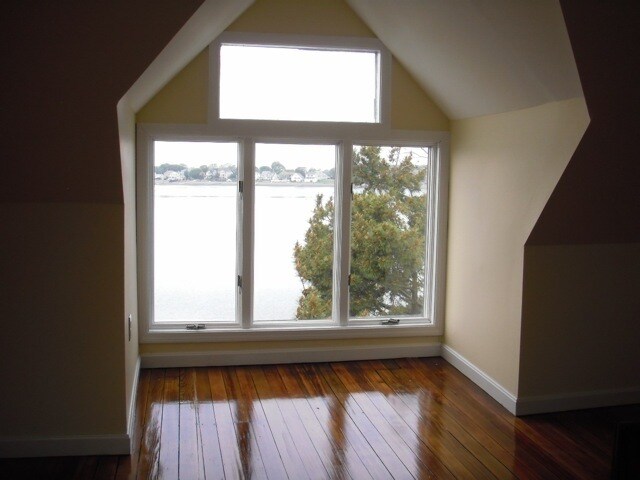 Master bedroom on entire 3rd floor - 101 Hampton Cir