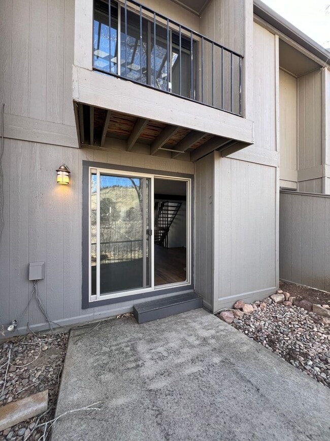 Building Photo - Sunny 2 bed, 1 bath South Boulder Townhome - Available June 5th!