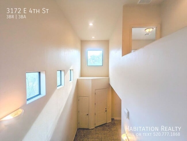 Building Photo - 3172 E 4th St