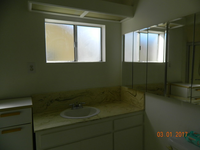 Bathroom - 25100 Cypress St