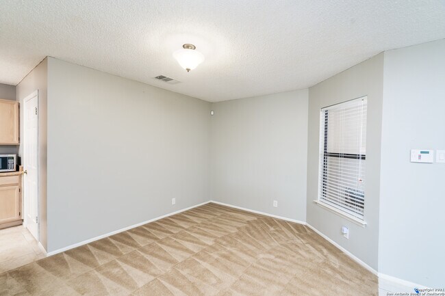 Building Photo - 9614 Fern Crest