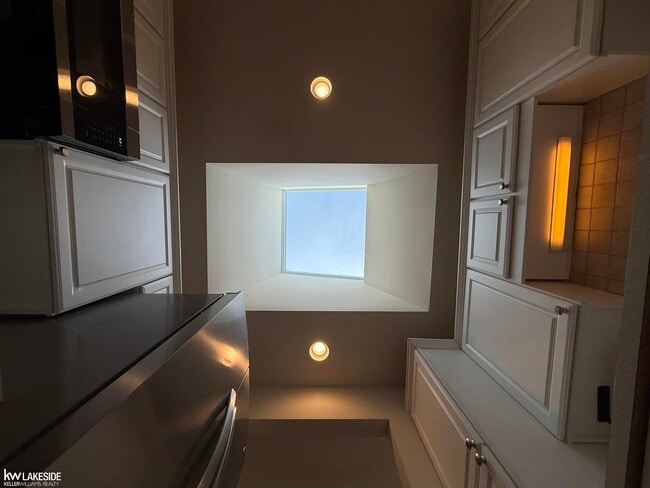 Building Photo - 50299 Highpoint Ct