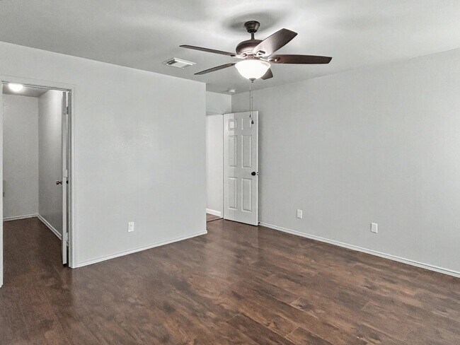Building Photo - Remodeled Far West-Side Home with Spacious Backyard