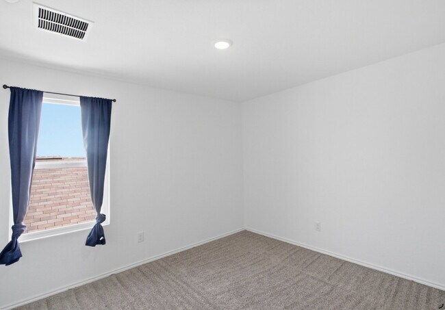 Building Photo - 8918 Solar Cv