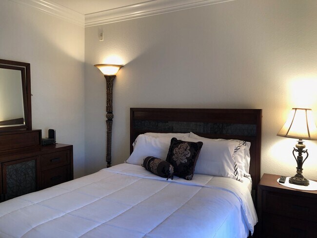 Building Photo - Meridian Fully Furnished 2 Bd | 2 Ba Luxury Condo .