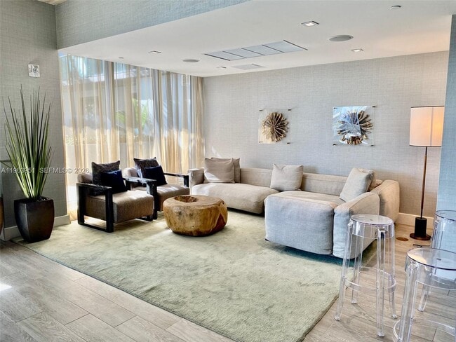 Building Photo - 2960 NE 207th St