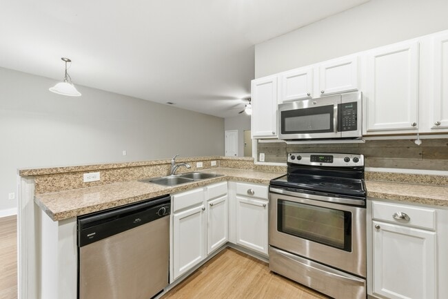 Building Photo - 240 Canyon Oak Loop