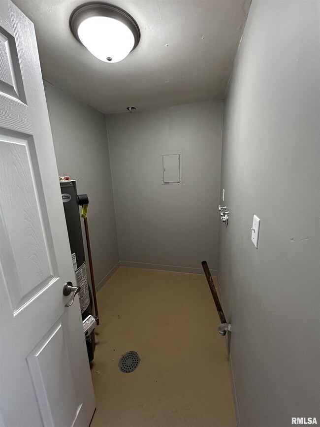 Building Photo - 135 Shadoway Dr