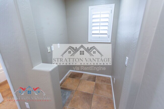 Building Photo - 10234 E Carol Ave