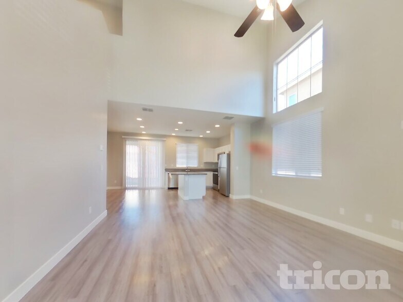 Building Photo - 2630 E Danbury Rd