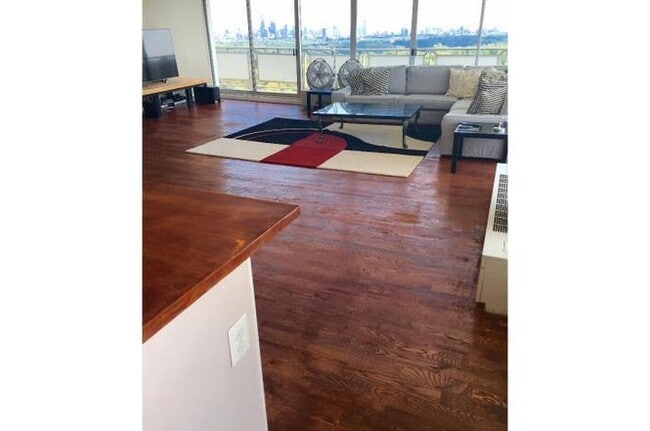 Building Photo - 3900 W Ford Rd