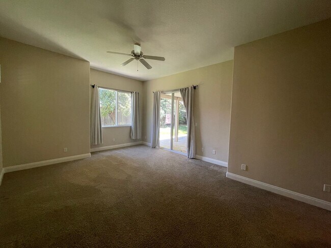 Building Photo - Stunning 4-Bedroom Home in Prime Folsom Location