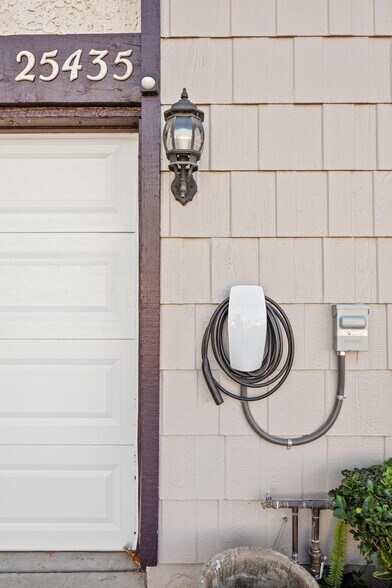Building Photo - 25435 Via Pacifica