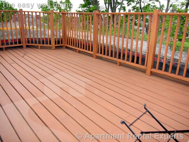 Building Photo - 163 Summer St