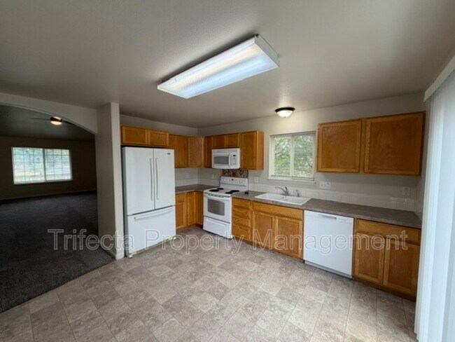Building Photo - 3627 Glenbarr Ct