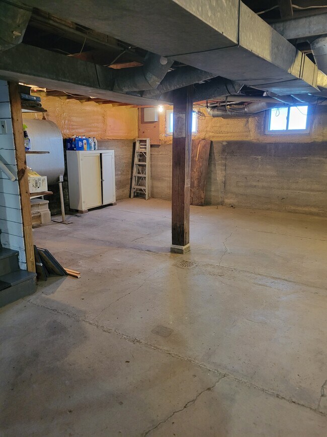 Building Photo - 8782 W 400 N 27