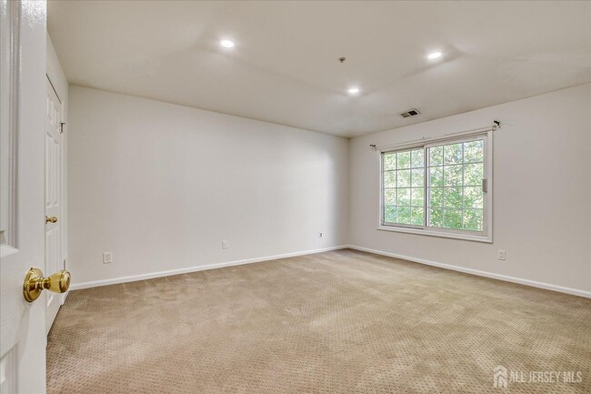 Building Photo - 936 Waterford Dr