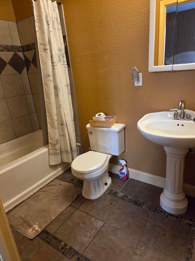 Building Photo - 1821 Peniston St