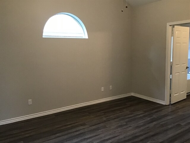 Building Photo - 10931 S Falls Terrace