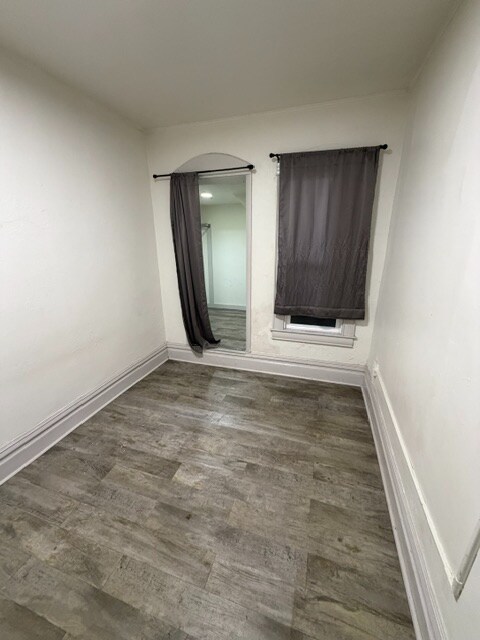 Building Photo - 708 Mills St