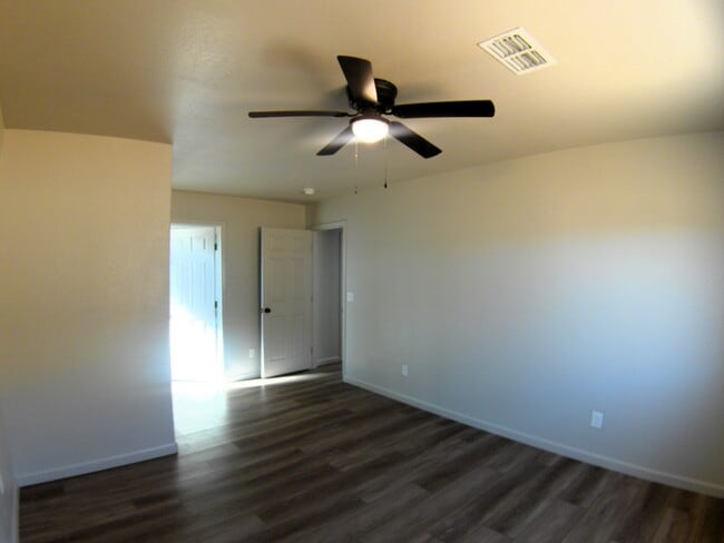 Building Photo - 9821 S Phoenix Dr