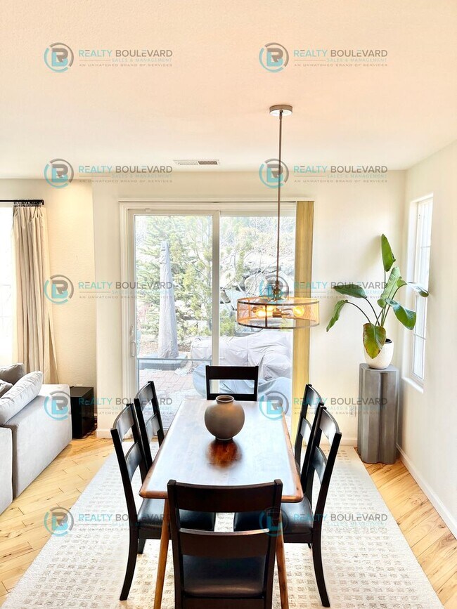 Building Photo - Beautiful 3 bedroom 2 bath house in Sommersett with access to Amenities-Including a clubhouse, re...