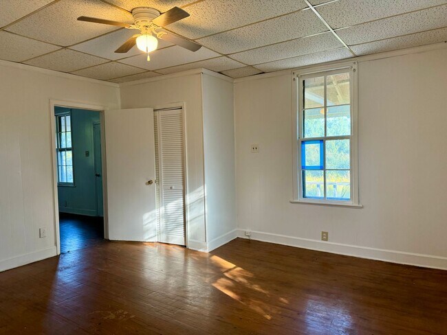 Building Photo - Complete New Central Hvac in this 2 Bed/1 Bath Historic Home!