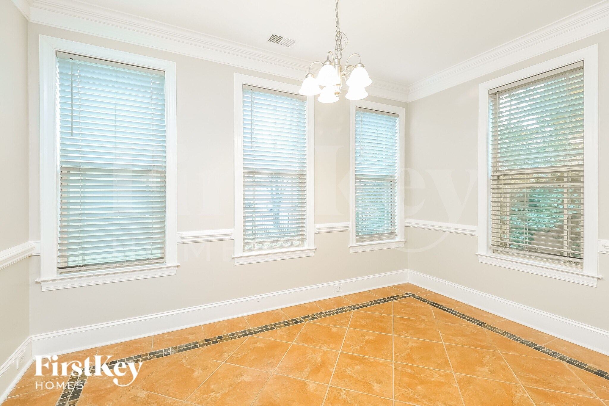 Building Photo - 3310 Lucy Dr