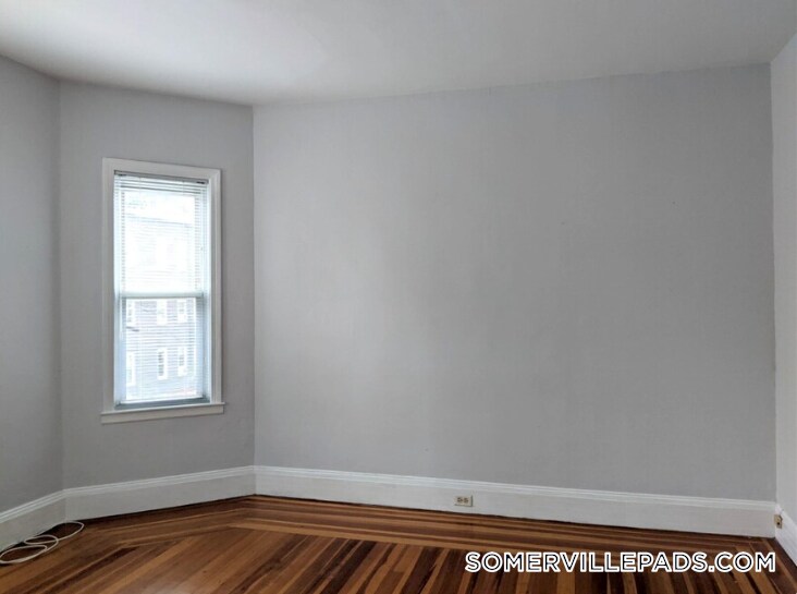 Building Photo - 14 Belknap St