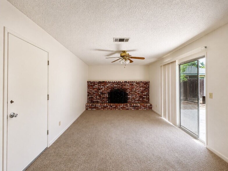 Building Photo - 3440 La Jolla Way