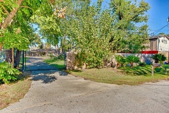 Building Photo - 918 Lehman St